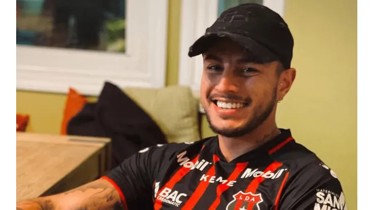 ¿Ronald Matarrita jugará con Alajuelense?