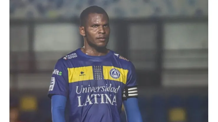 Joseph Cox jugará en Sudamérica tras ser goleador de la LPF