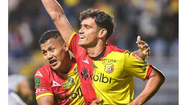 La oferta que tiene Yeltsin Tejeda para volver al exterior.