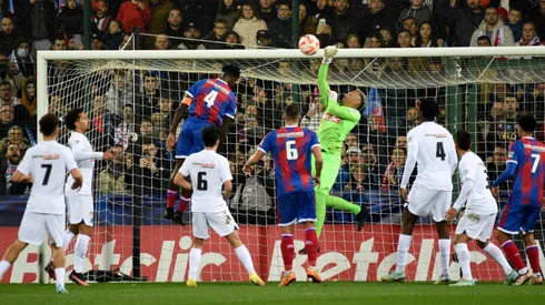 Keylor Navas respondió en su regreso a la titularidad y PSG venció 3-1 a Châteauroux en la Copa de Francia.