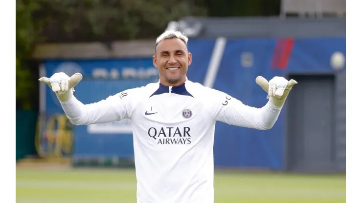 Navas se entrena con todo en el PSG buscando regularidad bajo el arco para 2023 (PSG)
