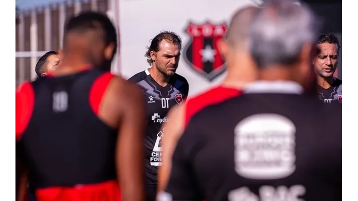 Andrés Carevic entrena con el plantel completo de cara al próximo torneo (LDA)