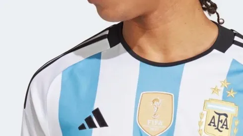 La nueva camiseta de la Selección de Agentina se agotó en tiendas tras solo media hora de salir a la venta (Adidas, Argentina)