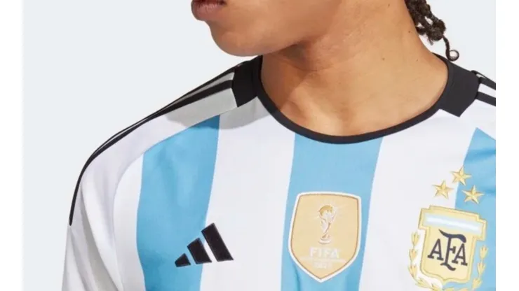 La nueva camiseta de la Selección de Agentina se agotó en tiendas tras solo media hora de salir a la venta (Adidas, Argentina)