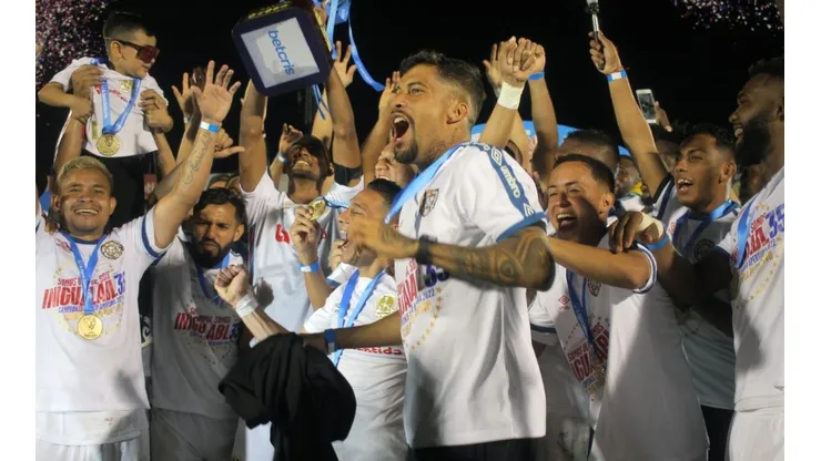 Olimpia se coronó campeón del Torneo Apertura 2022.