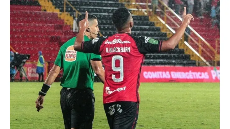 Rolando Blackburn es pretendido por un exequipo suyo