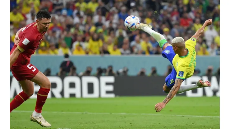 Richarlison recibe el premio al Mejor Gol de Qatar 2022