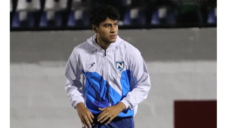 Futbolista nicaragüense firmó con club de la Primera División de Costa Rica.