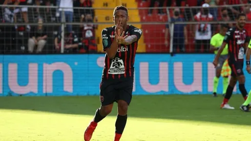 Gabriel Torres podría volver a Alajuelense