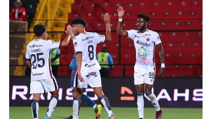 Alajuelense logró histórica victoria ante el Twente en amistoso internacional.