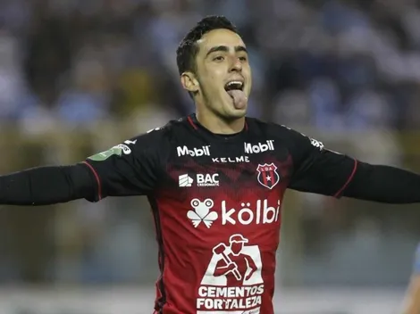 Bernald Alfaro concluyó su etapa como jugador de Alajuelense