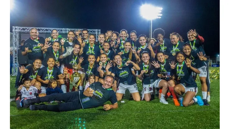 ¡Alajuelense tetracampeón en Costa Rica!