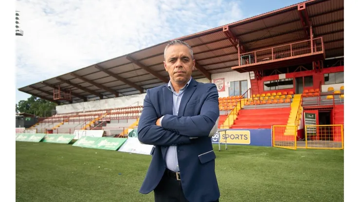 Randall Row dejó Saprissa para asumir nuevo reto.