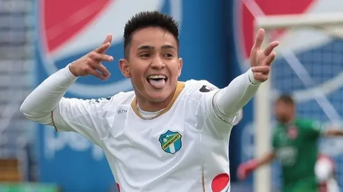 Oscar Santis no seguirá jugando en Comunicaciones