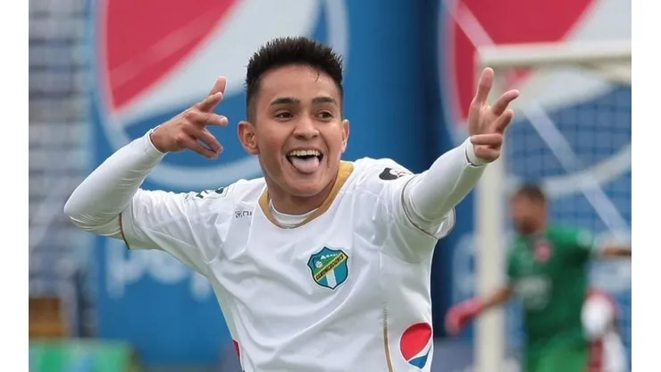 Oscar Santis no seguirá jugando en Comunicaciones