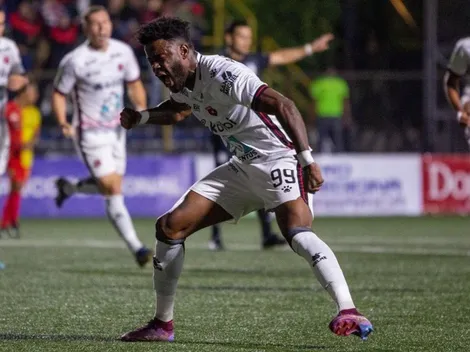Freddy Góndola rescató el empate de Alajuelense con su gol [VIDEO]
