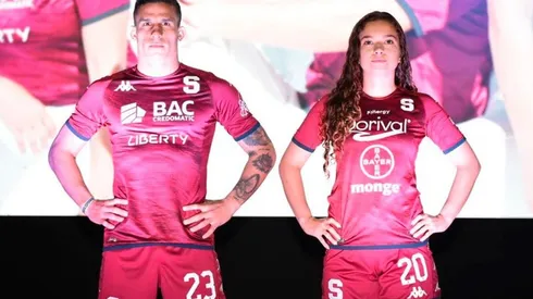 Saprissa presentó su nueva camiseta para el 2023