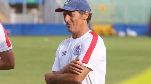 Pedro Troglio quiere jugar la final donde entren más aficionados de Olimpia