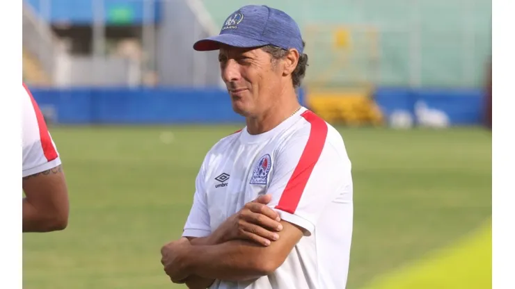 Pedro Troglio quiere jugar la final donde entren más aficionados de Olimpia