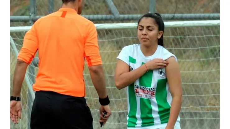 Samaria Gómez anota el gol de la victoria para su equipo en Grecia