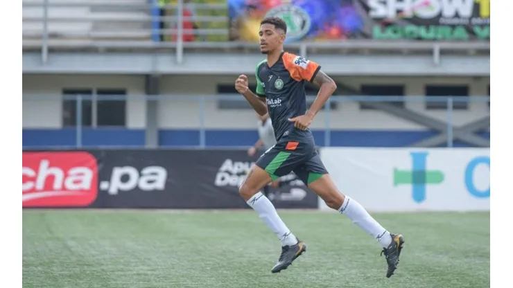 Gabriela Villagrand marcó un triplete con Saprissa
