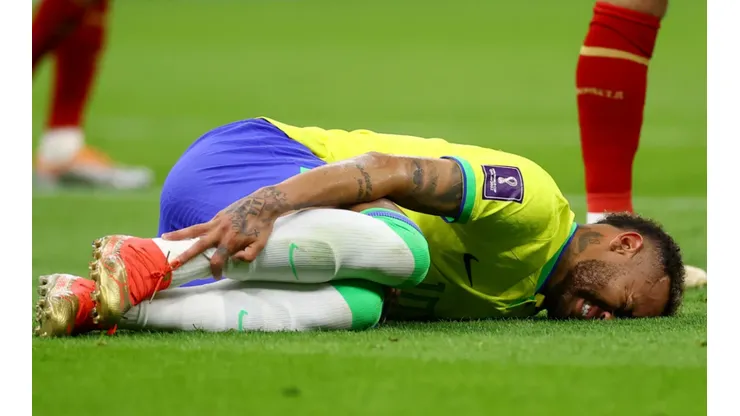 Neymar sale llorando del partido con Serbia y el médico de Brasil confirma su lesión: ¿Se pierde el Mundial?