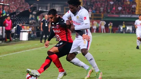 Olimpia y Alajuelense son sancionados por Concacaf