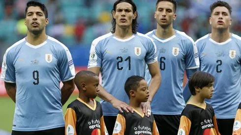 Luis Suárez y Edinson Cavani encabezan la convocatoria de Uruguay