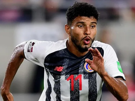 ¡Inédita silbatina! Estadio Nacional se volcó contra Johan Venegas