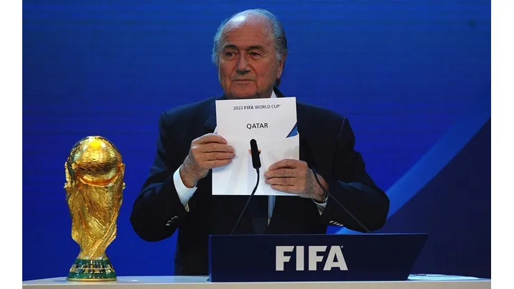 Joseph Blatter califica de "error" elección de Qatar como sede del Mundial