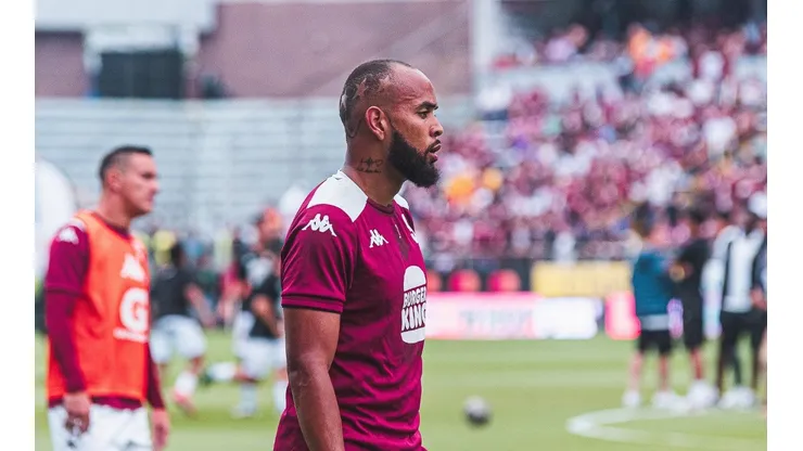 ¿Pablo Arboine deja Saprissa? Clubes de MLS buscan fichar al defensor morado.
