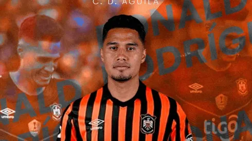 El Salvador: Ronald Rodríguez regresa al CD Águila.