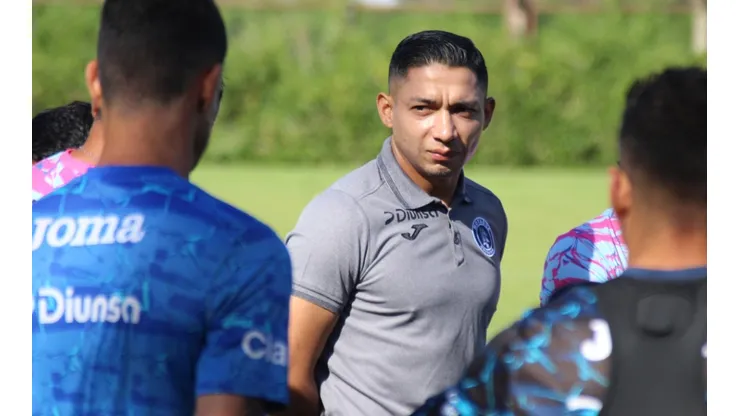 Emilio Izaguirre vuelve a Motagua tras retirarse del futbol