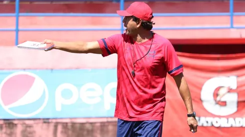 José Cardozo espera dar un golpe de autoridad en su regreso a Municipal