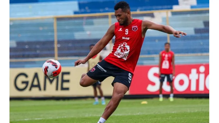 Blackburn solo lleva una anotación vestido de rojinegro (LDA)