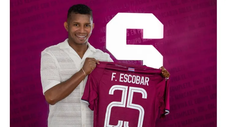 El panameño Fidel Escobar firmó con Saprissa hasta el 2025. (Saprissa)