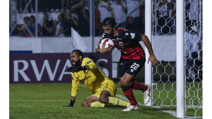Pipo González: "Quedan 90 minutos en casa y vamos a alzar el trofeo".