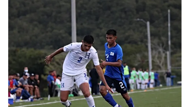 ¡Paliza de los catrachos! Honduras goleó (4-0) a El Salvador qw