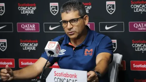 Oficial: CSD Municipal destituye al técnico Antonio Torres Servín.