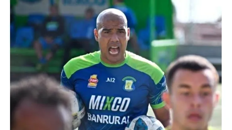 Malas noticias para Douglas Sequeira en Guatemala con el Mixco