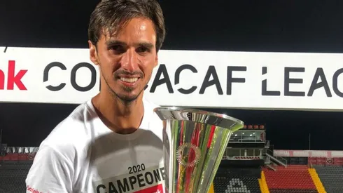 Bryan Ruiz podría jugar su último partido esta noche (LDA)