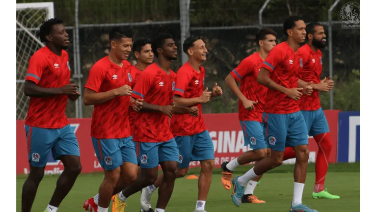 Pedro Troglio anuncia la alineación titular de Olimpia para enfrentar a Marathón.