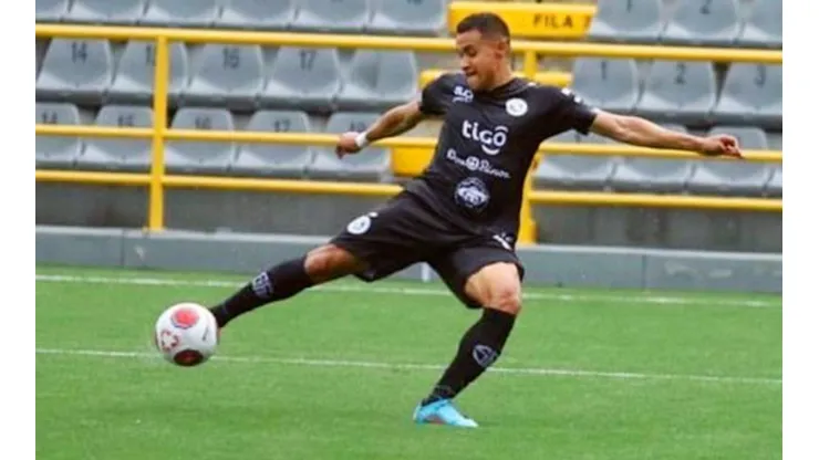 Roger Rojas no continuará en el Sporting FC de Costa Rica