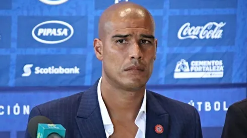 Oficial: Douglas Sequeira llega a Guatemala