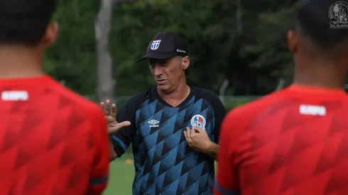 Pedro Troglio: "He jugado clásicos en Argentina e Italia, pero venir a uno de Honduras es muy duro"