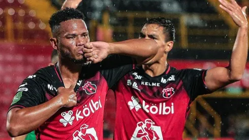 Rolando Blackburn rompe su sequía