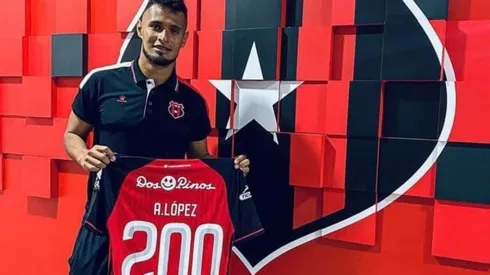 Álex López llegó a 200 partidos con Alajuelense (LDA)