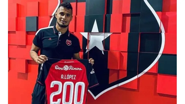 Álex López llegó a 200 partidos con Alajuelense (LDA)