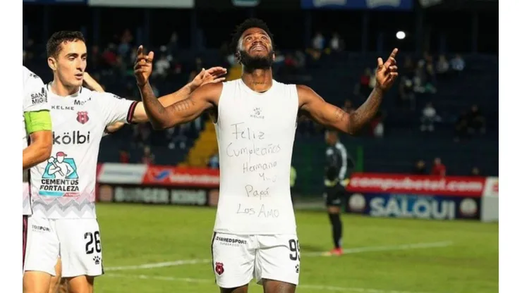 Freddy Góndola anota y le dedica el gol a su hermana y papá