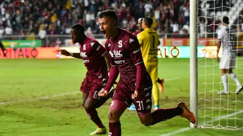 Fabricio Alemán se vistió de héroe este domingo y anotó por partida doble para darle el triunfo al Saprissa (Saprissa)